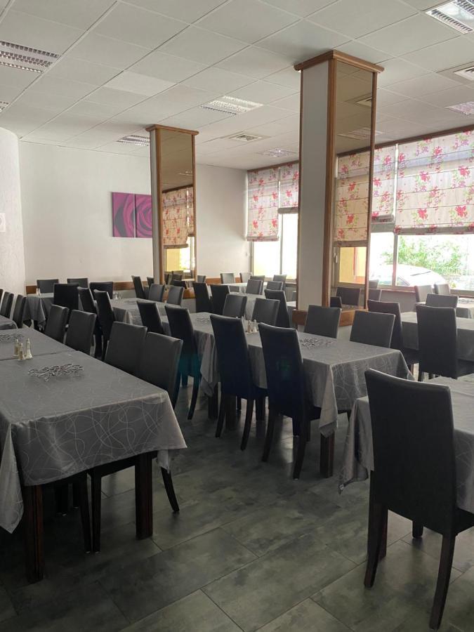 Hotel Des Pays Bas ลูร์ด ภายนอก รูปภาพ