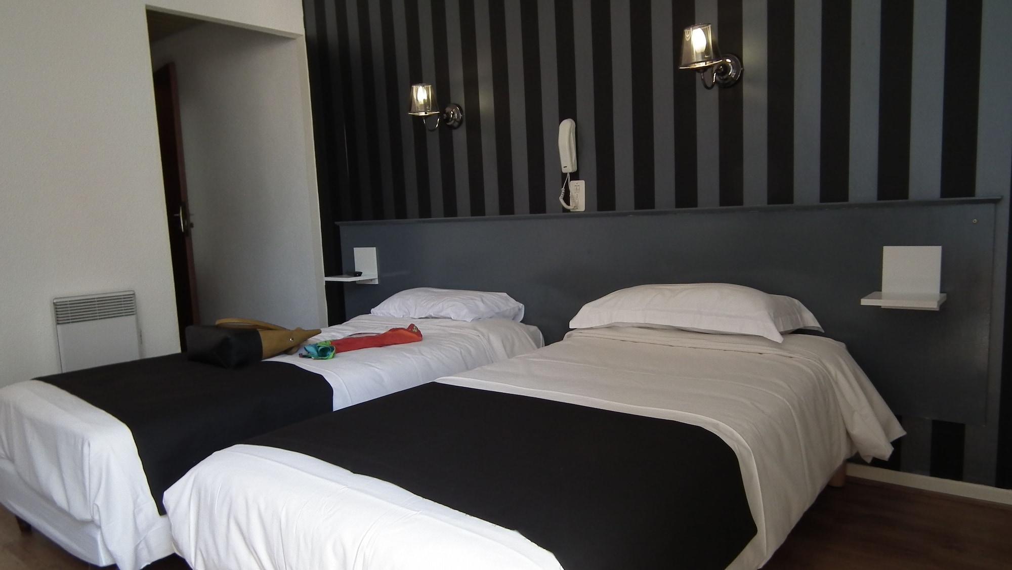 Hotel Des Pays Bas ลูร์ด ภายนอก รูปภาพ