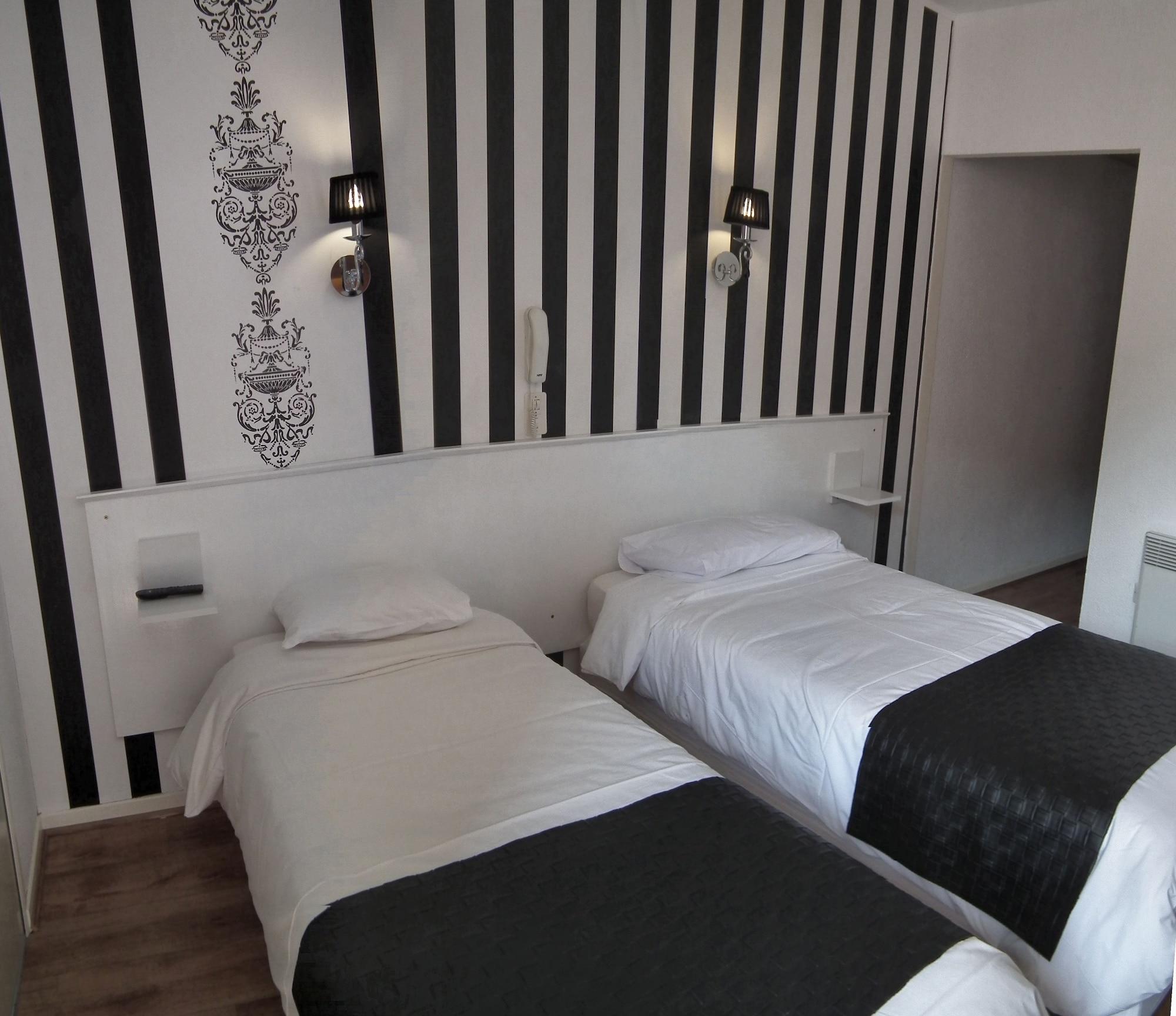 Hotel Des Pays Bas ลูร์ด ภายนอก รูปภาพ