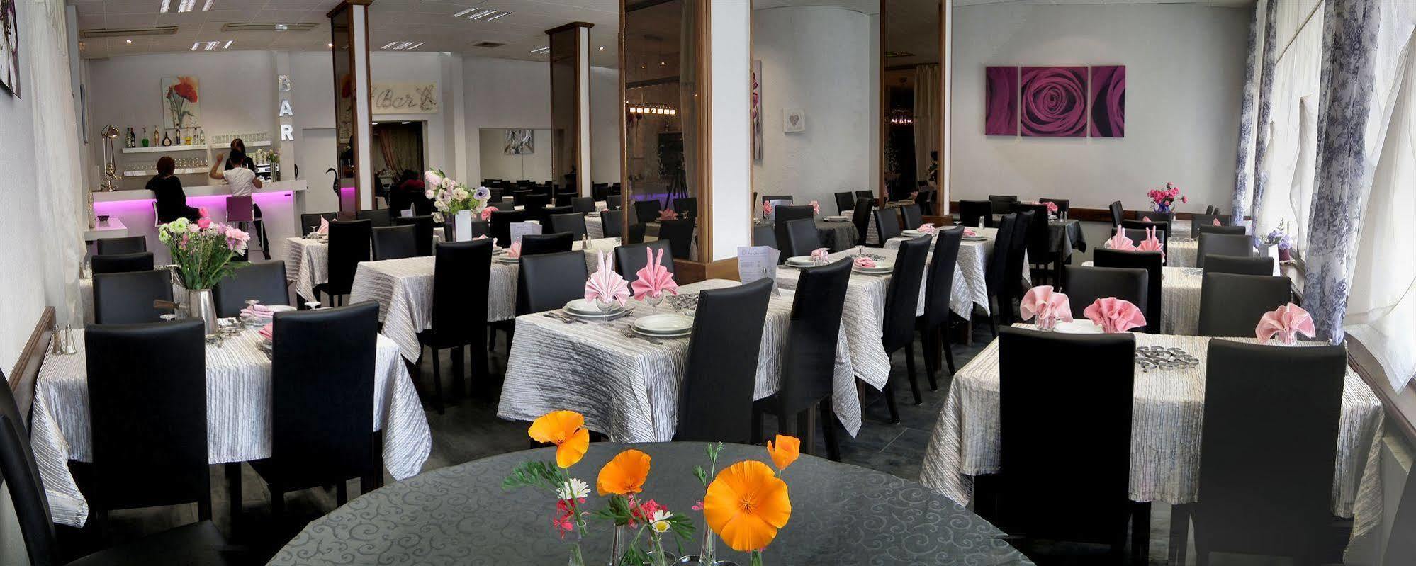 Hotel Des Pays Bas ลูร์ด ภายนอก รูปภาพ