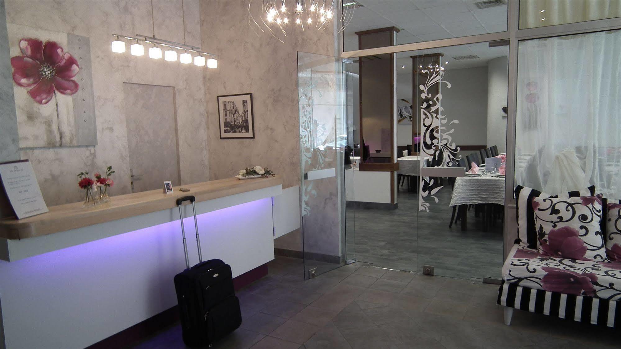 Hotel Des Pays Bas ลูร์ด ภายนอก รูปภาพ