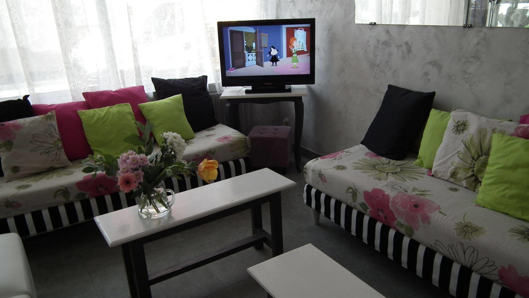 Hotel Des Pays Bas ลูร์ด ภายนอก รูปภาพ